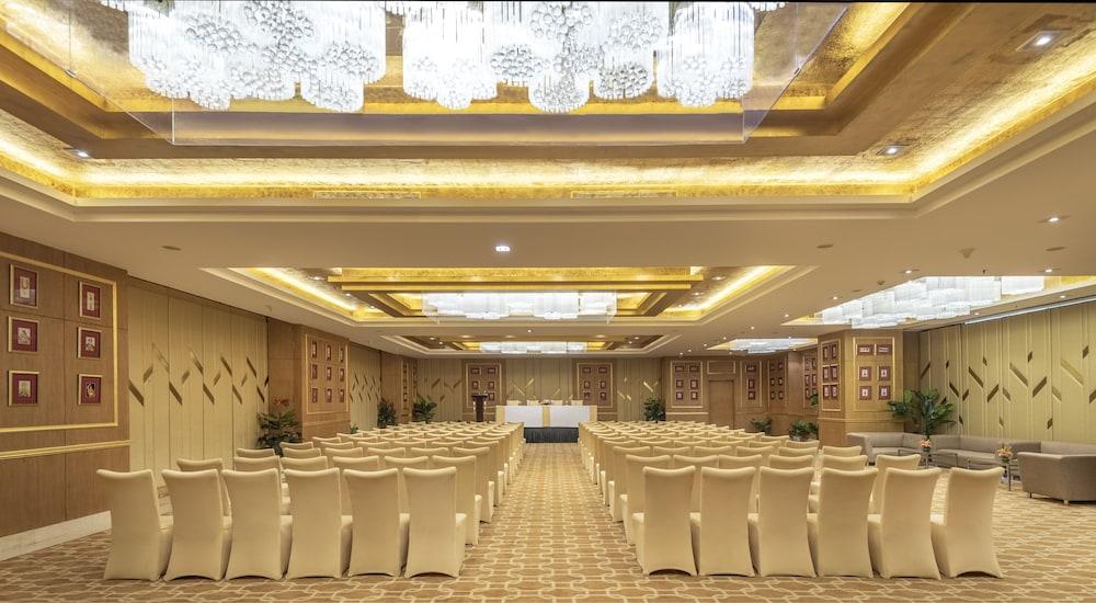 Radisson Gurugram Sohna Road City Center Gurgaon Exterior foto
