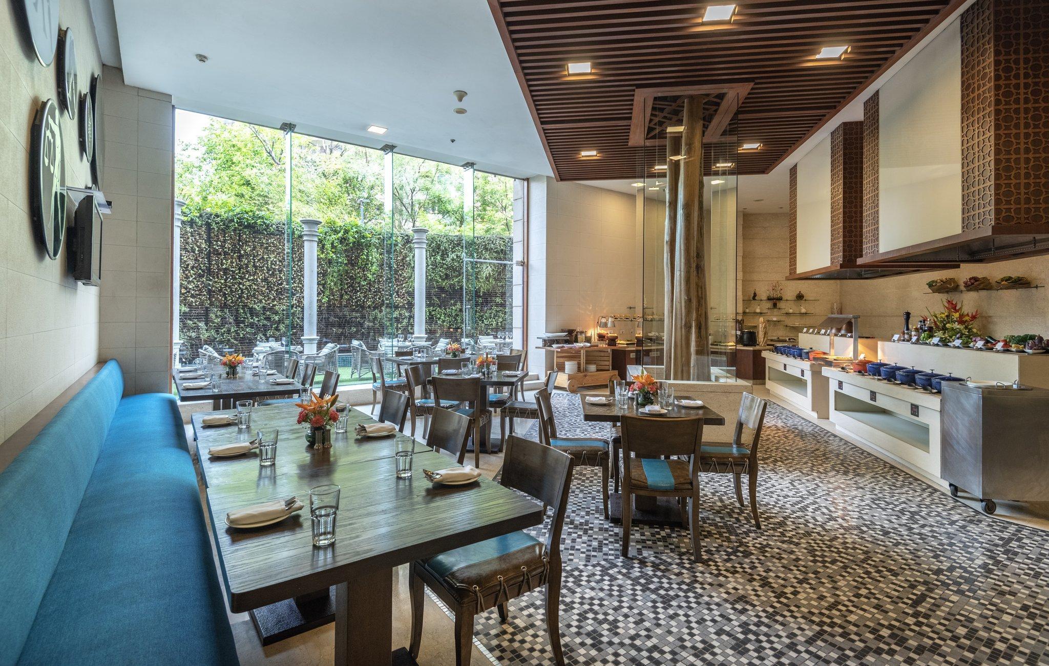 Radisson Gurugram Sohna Road City Center Gurgaon Exterior foto