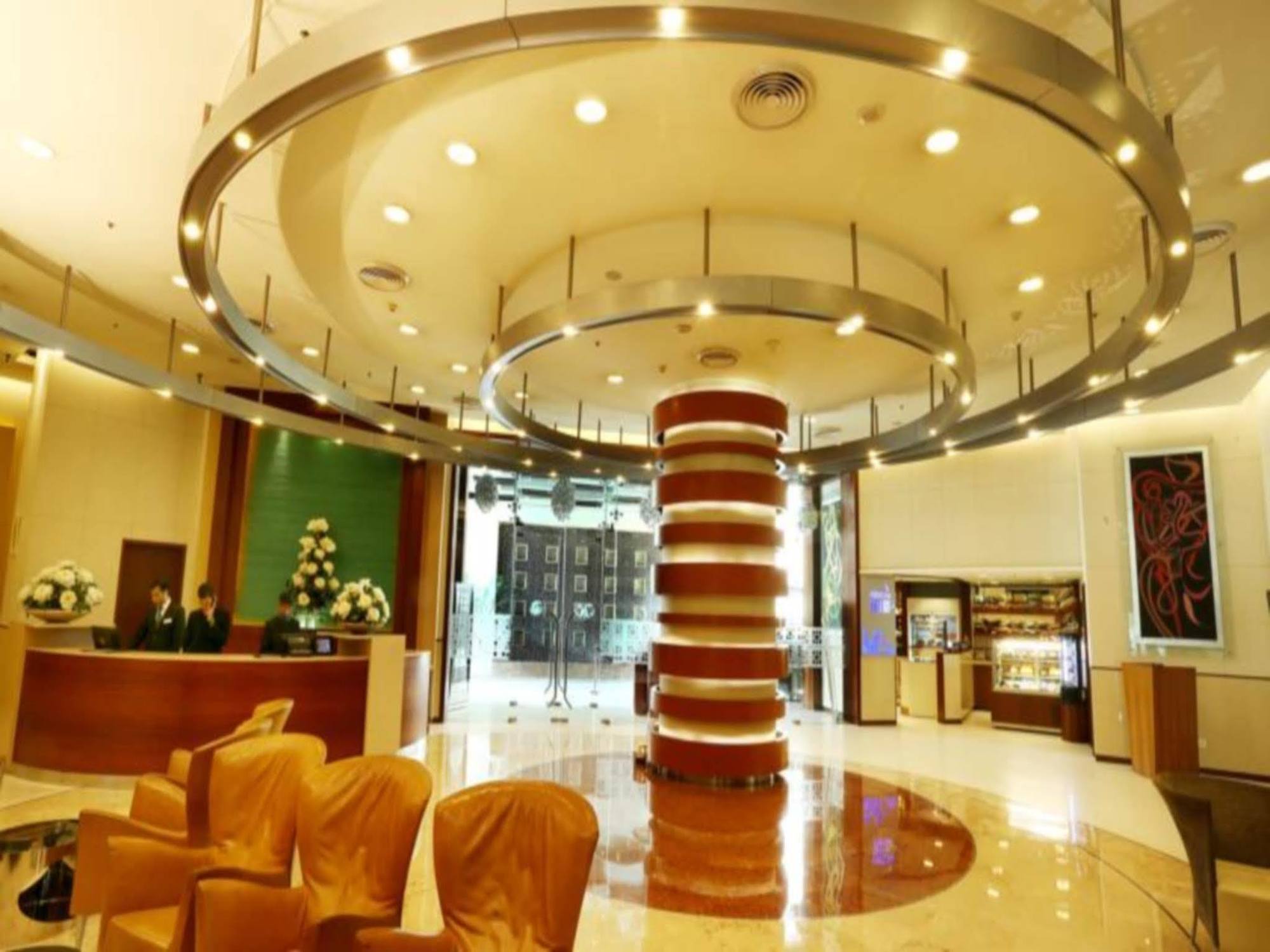 Radisson Gurugram Sohna Road City Center Gurgaon Exterior foto